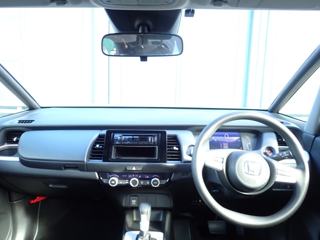 �C���p�l�摜�ɂȂ�܂��B�ԓ��͐��Ǝ҂ɂĎ����N���[�j���O�{�H�ς݂Ȃ̂ŁA��ϐ����ł��B