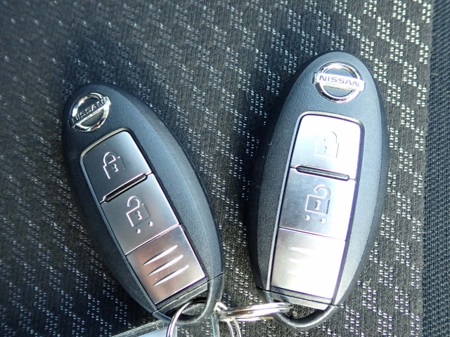 �X�}�[�g�L�[�����I�L�[���|�P�b�g��o�b�O�ɓ��ꂽ�܂܁A�h�A���b�N�̊J���E�{���E�G���W���n�����\�ł��B