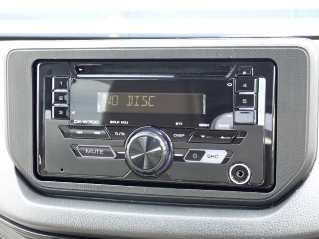 ＣＤオーディオ・ラジオが付いてます。