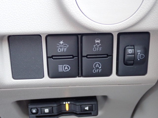 横滑防止機能、衝突回避軽減ブレーキ付きで、より安全にドライブをお楽しみいただけます♪