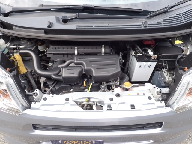 エンジンルームは綺麗ですよ。機関機構系も良好です。納車前に点検整備も行います。