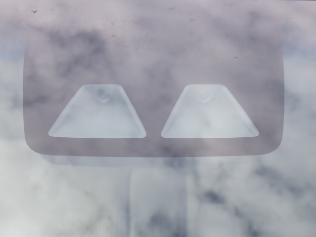 フロントカメラで前方の車両や歩行者等を検知。衝突しそうな時は衝突回避軽減ブレーキが作動、衝突回避をサポート。