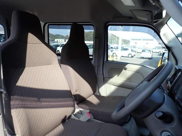 �t�����g�V�[�g�A��ԗǍD�ň��S�ł��B�傫�ȉ�����Ȃ����S�ł�