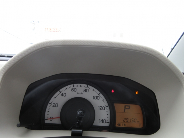 �V���v���Ō��₷���f�U�C���̃��[�^�[�p�l���ł��B�Ԃ̏�񂪕\�������厖�ȏꏊ�����炱�����₷������؂ł��ˁB