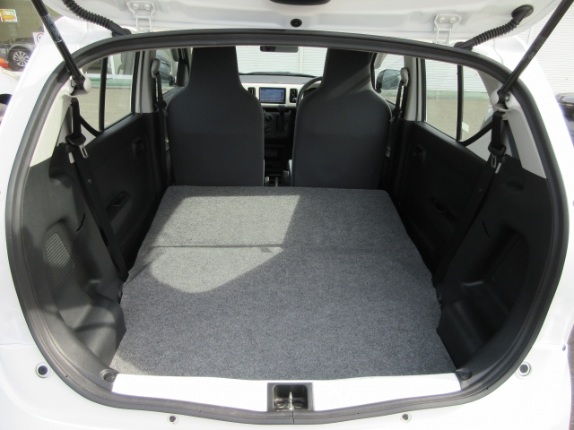 �Q��ڃV�[�g��|���΁A�����̗l�ȃt���b�g�ōL��ȃX�y�[�X���m�ۏo���܂��B