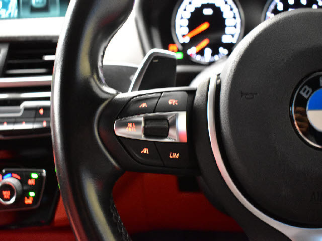 全車店頭にて展示中！お越し頂ければ現車確認が可能です。お気軽にお越しくださいませ。専門スタッフが細かくご説明させて頂きますので輸入車にご不安がある方でも安心です。