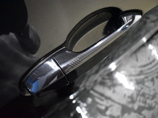 当社では全車充実の無料アフターサービス付です！全車無料２年保証＆年３回３年間エンジンオイル交換無料＆ポリマーメンテナンス施工＆関東圏外陸送納車費用無料サービス中。詳しくはホームページをご覧ください。