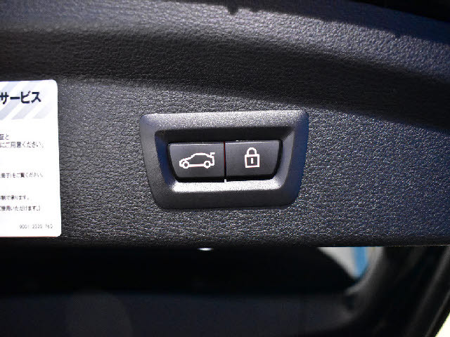 都内最大級の大型展示場！更にガレージ完備！専門店だからできる幅広いラインナップ！ご希望の車種がない場合もお気軽にお申し付け下さい。当社ネットワークでご希望の車両を探して参ります。