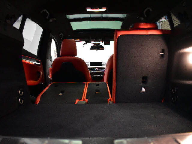 当社では全車充実の無料アフターサービス付です！全車無料２年保証＆年３回３年間エンジンオイル交換無料＆ポリマーメンテナンス施工＆関東圏外陸送納車費用無料サービス中。詳しくはホームページをご覧ください。