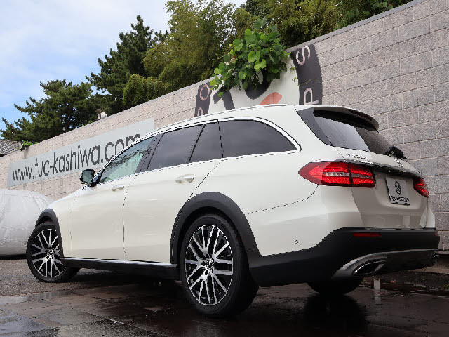 ★Ｔ．Ｕ．Ｃ．ＧＲＯＵＰ柏インター店では、全車無料２年保証付です。充実のアフターサービス！★専門店ならではのコダワリの正規ディーラー車輌も必見！年３回３年間オイル交換＆ポリマーメンテナンスサービス実施