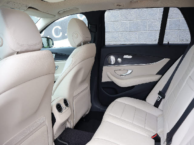 ★時間帯を気にせずにお車をご覧頂ける、関東エリア最大級の展示場を完備しております！★掲載以外の写真４０枚もホームページで公開中！是非ご覧下さい！ｈｔｔｐ：／／ｗｗｗ．ｔｕｃ−ｋａｓｈｉｗａ．ｃｏｍ