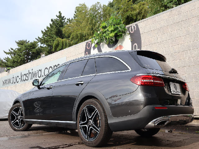 ★Ｔ．Ｕ．Ｃ．ＧＲＯＵＰ柏インター店では、全車無料２年保証付です。充実のアフターサービス！★専門店ならではのコダワリの正規ディーラー車輌も必見！年３回３年間オイル交換＆ポリマーメンテナンスサービス実施