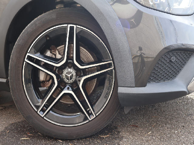 ★Ｔ．Ｕ．Ｃ．ＧＲＯＵＰ柏インター店は買取直販専門店！幅広く様々なメーカーを取り扱うインポートカーディーラーです。販売から買取、定期点検、一般整備、板金等、何でもお任せ下さい。お問合せはお気軽に！