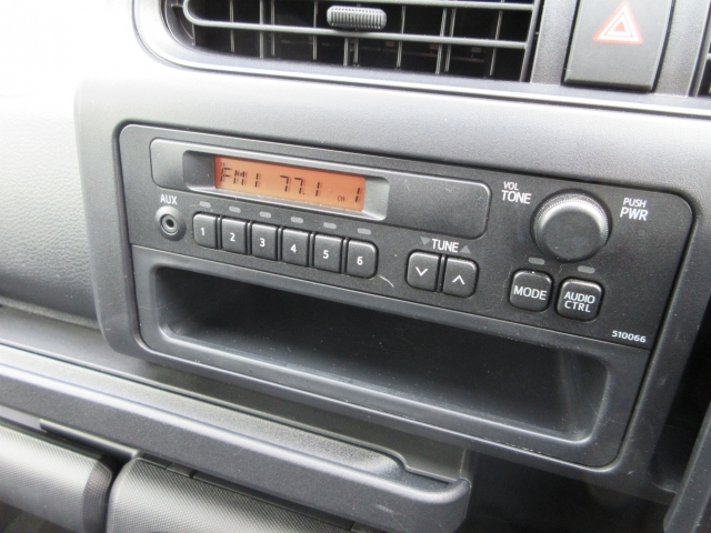 �I�[�f�B�I��AM�EFM���W�I���g���܂��B���K�h���C�u�̋��������ł�