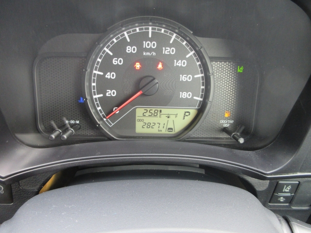 �V���v���Ō��₷���f�U�C���̃��[�^�[�p�l���ł��B�Ԃ̏�񂪕\�������厖�ȏꏊ�����炱�����₷������؂ł��ˁB