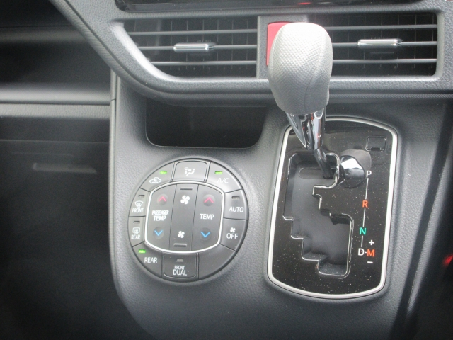オートエアコンで自分好みの室温を素早く設定出来ます。快適な室温で、快適な運転をお楽しみ下さい！