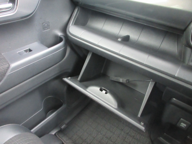 �Ԍ��ؓ��ꓙ���ވꎮ�����[�ł���O���[�u�{�b�N�X�ł��B