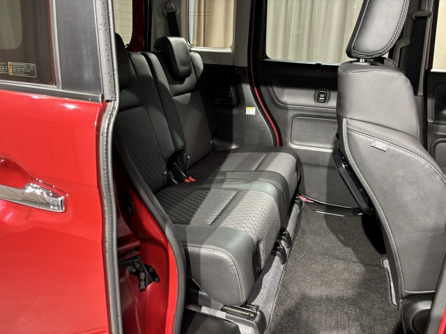 2��ڃV�[�g�����K�ȃX�y�[�X�ł��I�V�[�g�A�����W�����ʂŋ@�\�I�ł��I��~���ɂ��D��Ă��܂��̂Ő����x�������ɂȂ��ĉ������I�I���b�N�X�Ȃ�e���[�J�[�̎Ԏ�𑵂��Ă���܂��̂Ŕ�r�������ȒP�I