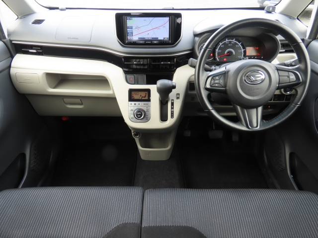 ���O���̐��|�E�K���X�n�{�f�B�R�[�e�B���O��CAR�N���[�j���O���Ǝ҂��{�H�������܂��̂ő�ϐ����B�I���b�N�X�����Ԃł݂͂Ȃ��܂ɉ��K�ȃh���C�u�����񑩁B