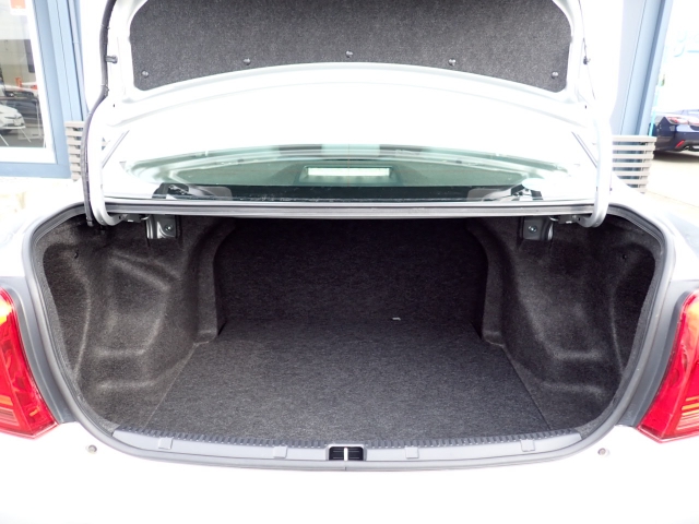 �ʏ펞�̃��P�b�W�X�y�[�X�ł��I�傫�ȊJ���ŉו��̏悹�~�낵���y�ɍs���܂��B