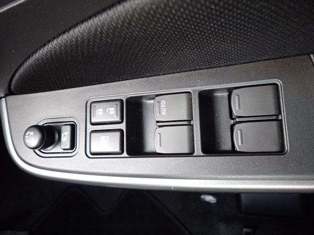 �d���i�[���h�A�~���[�E�p���[�E�B���h�E�������Ă��܂��B