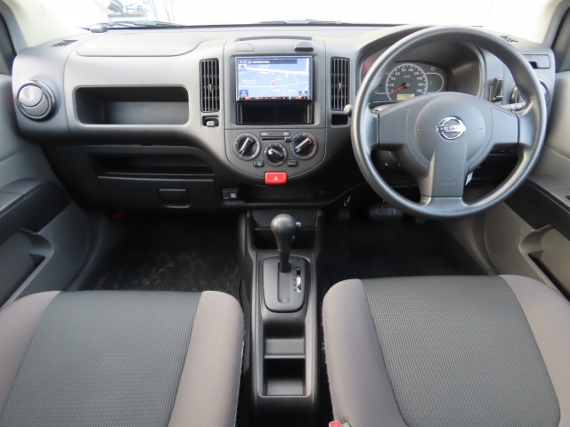 ���O���̐��|�E�K���X�n�{�f�B�R�[�e�B���O��CAR�N���[�j���O���Ǝ҂��{�H�������܂��̂ő�ϐ����B�I���b�N�X�����Ԃł݂͂Ȃ��܂ɉ��K�ȃh���C�u�����񑩁B