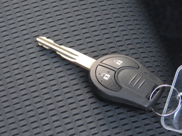 �L�[���X�L�[�G���g���[�ŎԊO����h�A�̊J���y�`���ł��l