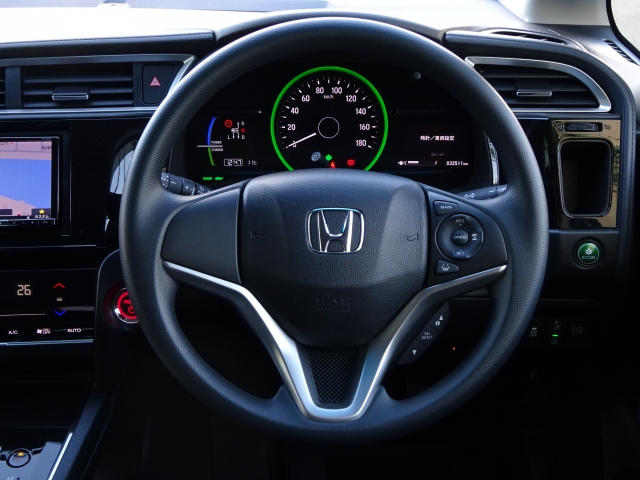 �I���b�N�X�F�蒆�ÎԂ͌��I�����㎿�Ȏ��q�݂̂����͂��v���܂��B�S�ԂɃv���̐E�l�ɂ��O�ꂵ�����O���̐��|�A�����グ�A�R�[�e�B���O�������{���Ă���܂��B