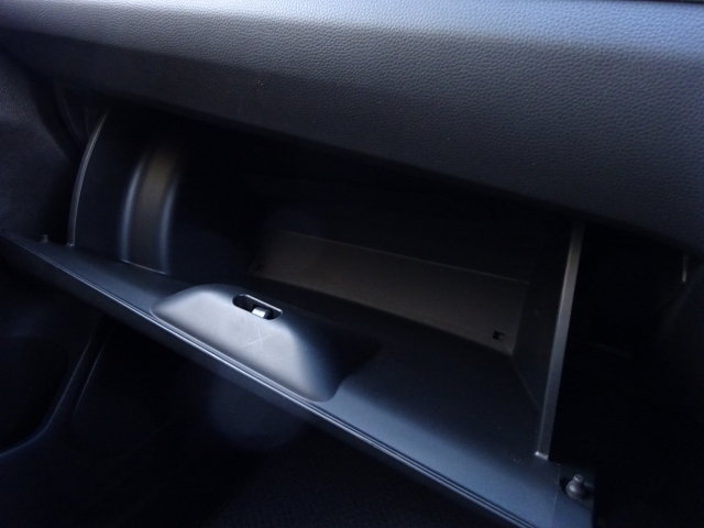 ����ȑO�ɂ͎Ԍ��ؓ��ꓙ���ވꎮ�����[�ł���O���[�u�{�b�N�X���������܂��B