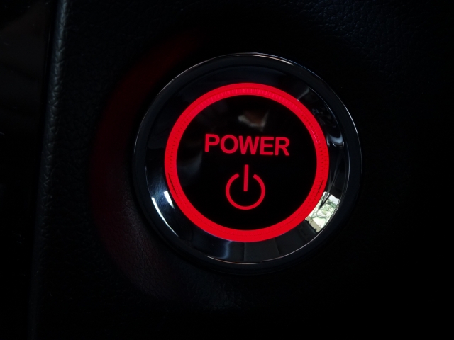 �L�[���X�v�b�V���X�^�[�g�V�X�e�����̗p���Ă���܂��I�{�^����ŃG���W���n�����\�Ȃ̂ŁA�L�[��T�����Ƃ��Ȃ��Ȃ�܂��ˁI