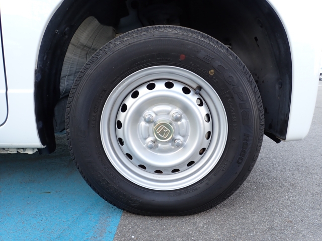 �I���b�N�X�F�蒆�ÎԂ͌��I�����㎿�Ȏ��q�݂̂����͂��v���܂��B�S�ԂɃv���̐E�l�ɂ��O�ꂵ�����O���̐��|�A�����グ�Ă���܂��B