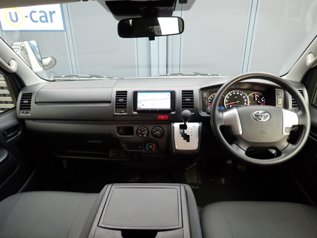 �C���p�l�摜�ɂȂ�܂��B�ԓ��͐��Ǝ҂ɂĎ����N���[�j���O�{�H�ς݂Ȃ̂ŁA��ϐ����ł��B