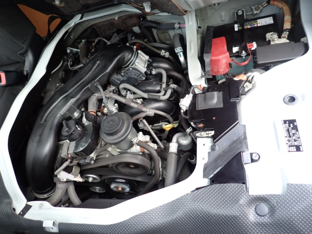 �G���W�����[�����N���[�j���O�ς݂ł��B�[�ԑO�ɓ_���������s���܂��B