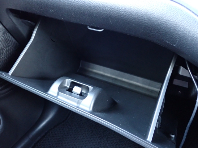 �Ԍ��ؓ��ꓙ���ވꎮ�����[�ł���O���[�u�{�b�N�X