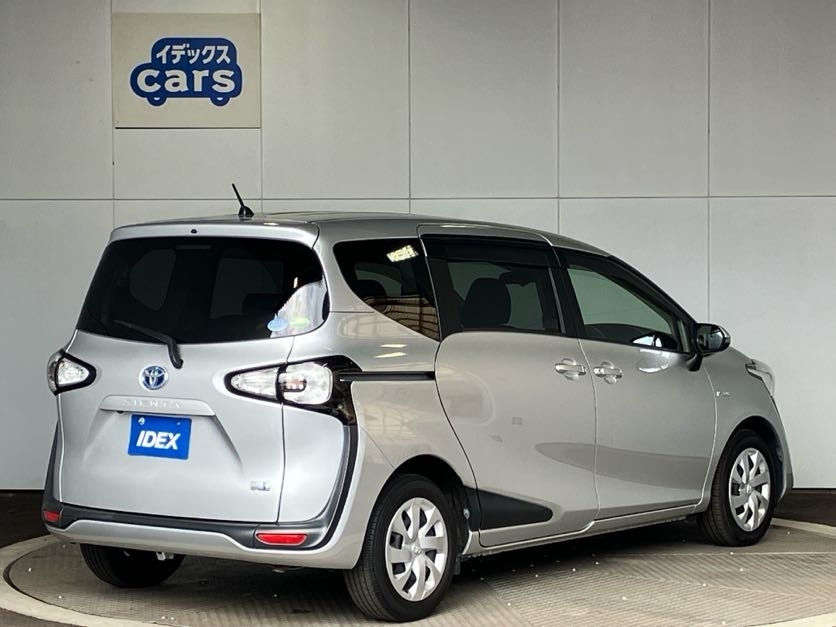 【外装】シルバーは汚れも目立ちにくく、使いやすい車両です♪