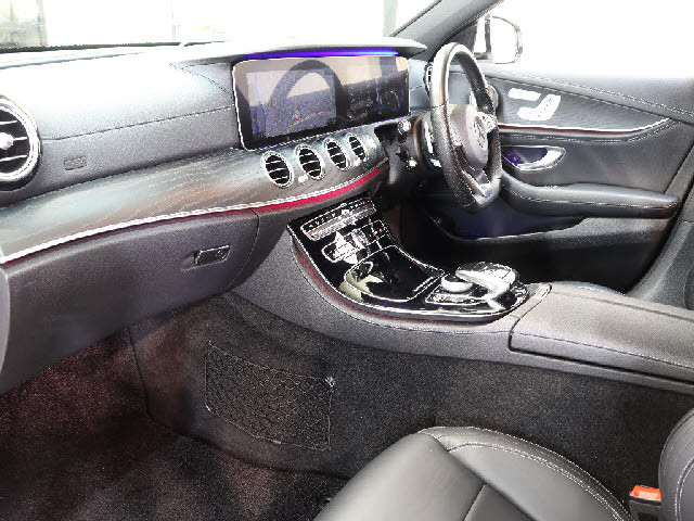 ＴＵＣのメルセデスベンツは全車無料２年保証が付きます。納車後も安心のメルセデスベンツライフをお愉しみ頂けるようサポート致します。