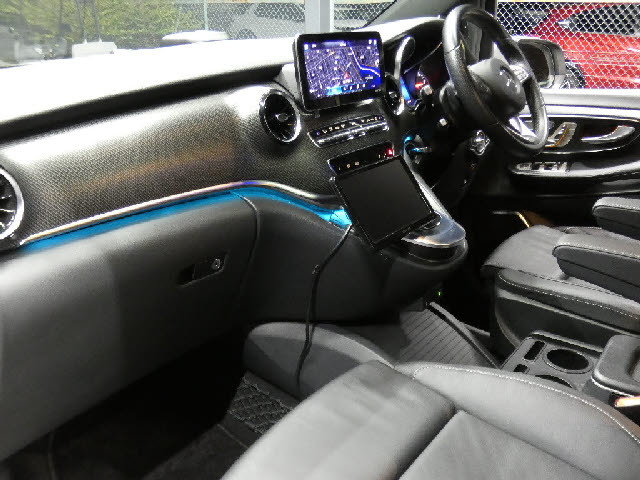 ■Ｔ．Ｕ．Ｃ．ＧＲＯＵＰ市川では、全車２年保証付です。自社工場完備で、充実のアフターサービス！■専門店ならではのコダワリの正規ディーラー車輌！年３回ポリマーメンテナンスサービス実施中！