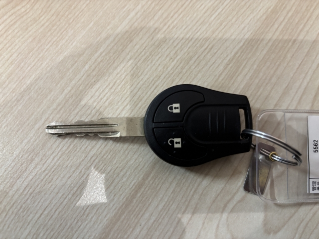 ���ꂽ�ꏊ����h�A�̎{���E�J�����\�ȃL�[���X�G���g���[�𑕔����Ă���܂��B�J�̓������S�ł��B