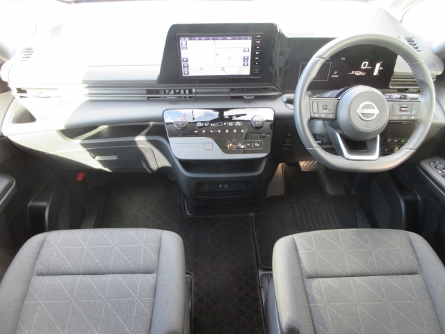 ���O���̐��|�E�K���X�n�{�f�B�R�[�e�B���O��CAR�N���[�j���O���Ǝ҂��{�H�������܂��̂ő�ϐ����B�I���b�N�X�����Ԃł݂͂Ȃ��܂ɉ��K�ȃh���C�u�����񑩁B