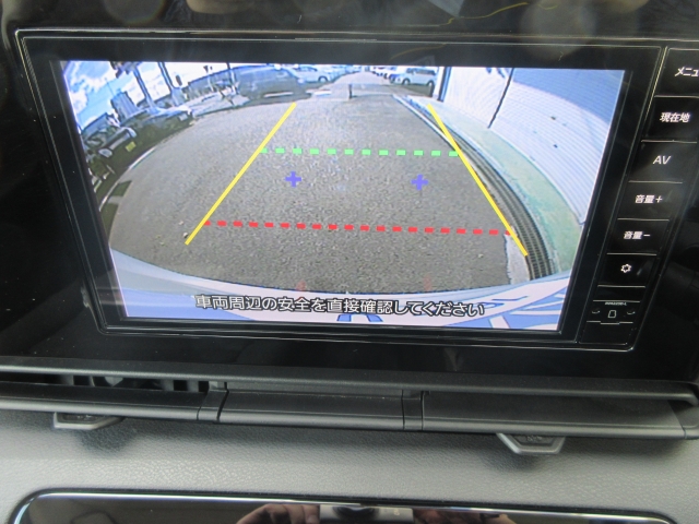 �o�b�N�J�����𑕔����Ă���܂��B���Ԏ��ɑ�ϖ𗧂��܂����^�]�����ȕ��̖����ɂȂ��Ă���܂��B