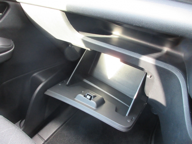 �Ԍ��ؓ��ꓙ���ވꎮ�����[�ł���O���[�u�{�b�N�X�ł��B