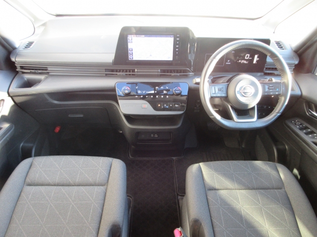 ���O���̐��|�E�K���X�n�{�f�B�R�[�e�B���O��CAR�N���[�j���O���Ǝ҂��{�H�������܂��̂ő�ϐ����B�I���b�N�X�����Ԃł݂͂Ȃ��܂ɉ��K�ȃh���C�u�����񑩁B