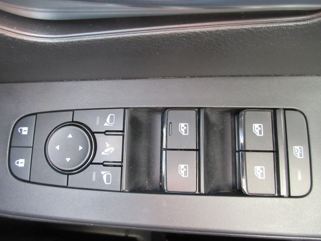 �p���[�E�B���h�E�͑S�ẴX�C�b�`�ɃI�[�g�@�\����������Ă���܂��B�E�B���h�E���b�N����������Ă���̂ŁA���q�l�ƈꏏ�̎������S�ł��ˁB