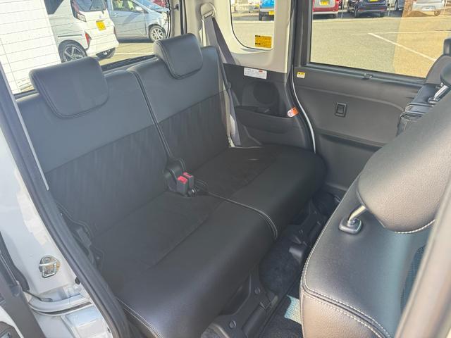 綺麗なリヤシート