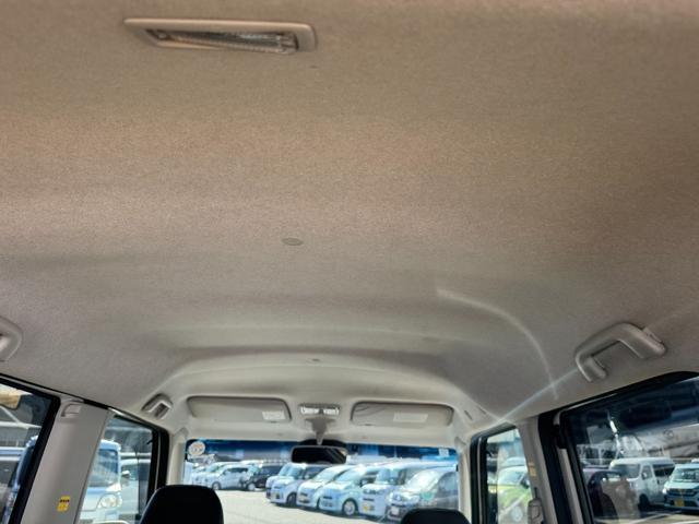 状態の良いルーフライニング