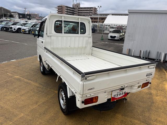 �����h�A�E�����N�H�[�^�[�E�o�b�N�h�A�E�B���h�E�ɃX���[�N�h�K���X���̗p