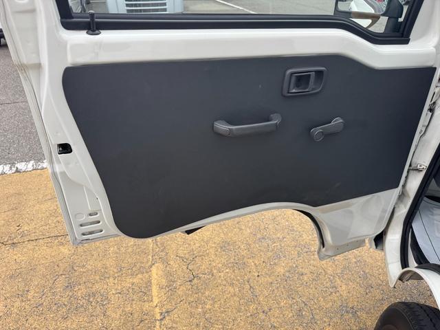 �ԗ��̏ڍׂ��Ԃɕt���܂��Ă̓X�^�b�t�܂ł��C�y�ɂ��₢���킹���������B