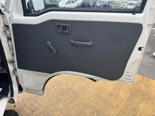 �ԗ��̏ڍׂ��Ԃɕt���܂��Ă̓X�^�b�t�܂ł��C�y�ɂ��₢���킹���������B