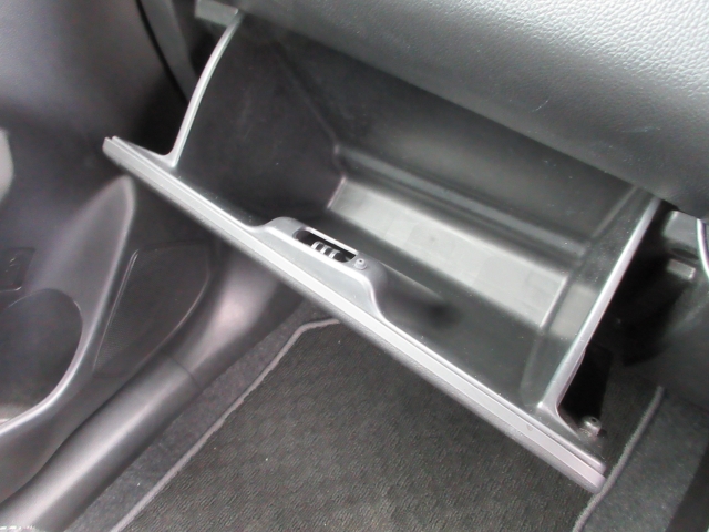 �Ԍ��ؓ��ꓙ���ވꎮ�����[�ł���O���[�u�{�b�N�X�ł��B