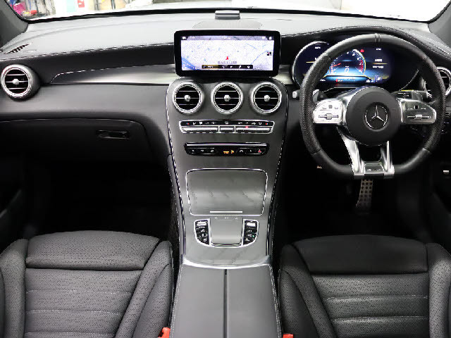 Ｔ．Ｕ．Ｃ．ＧＲＯＵＰの在庫車両は全車無料２年保証が付帯。納車後も安心してお愉しみ頂けるようサポート致します。